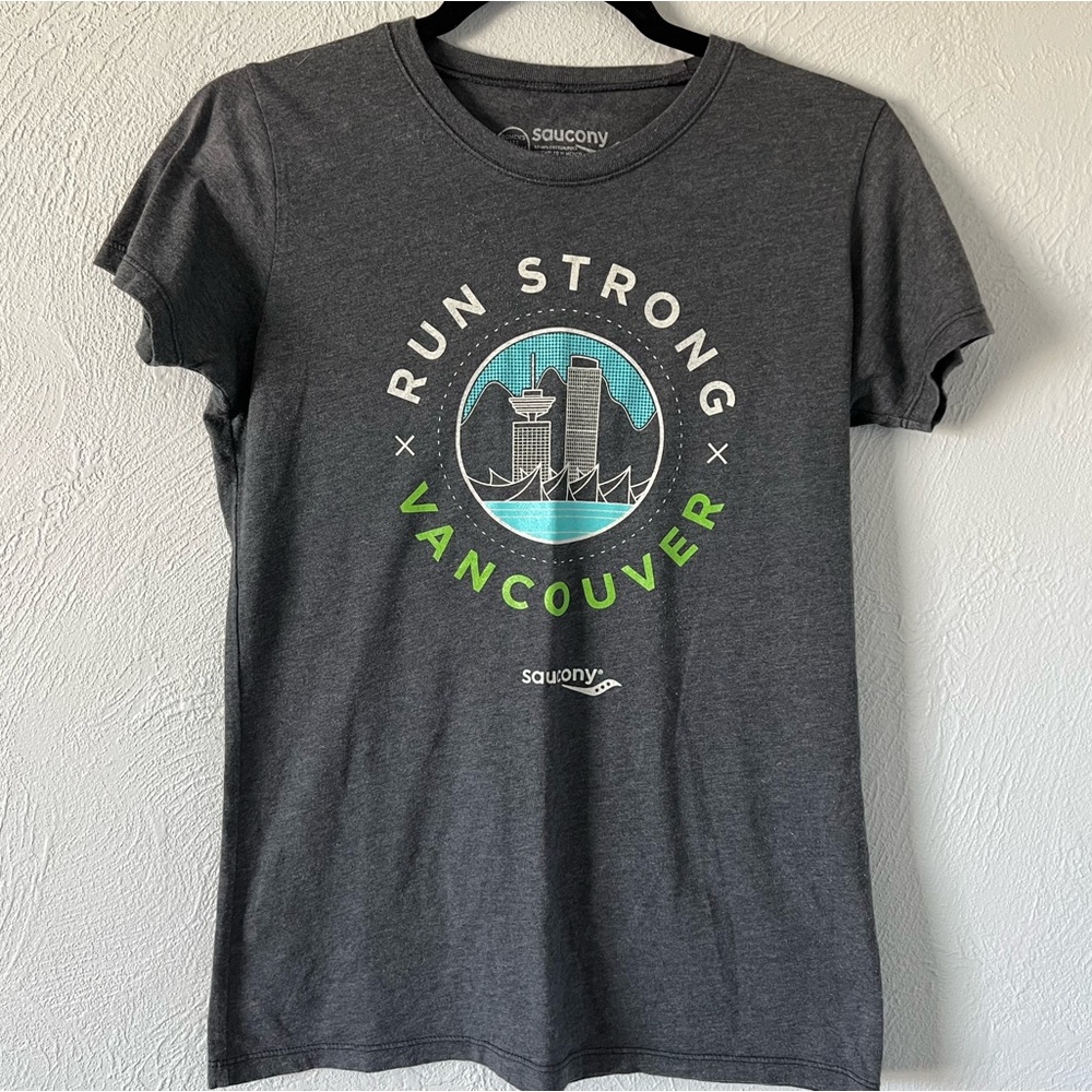 Saucony Run Strong Top